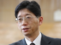 戸田先生カラー顔写真.jpg